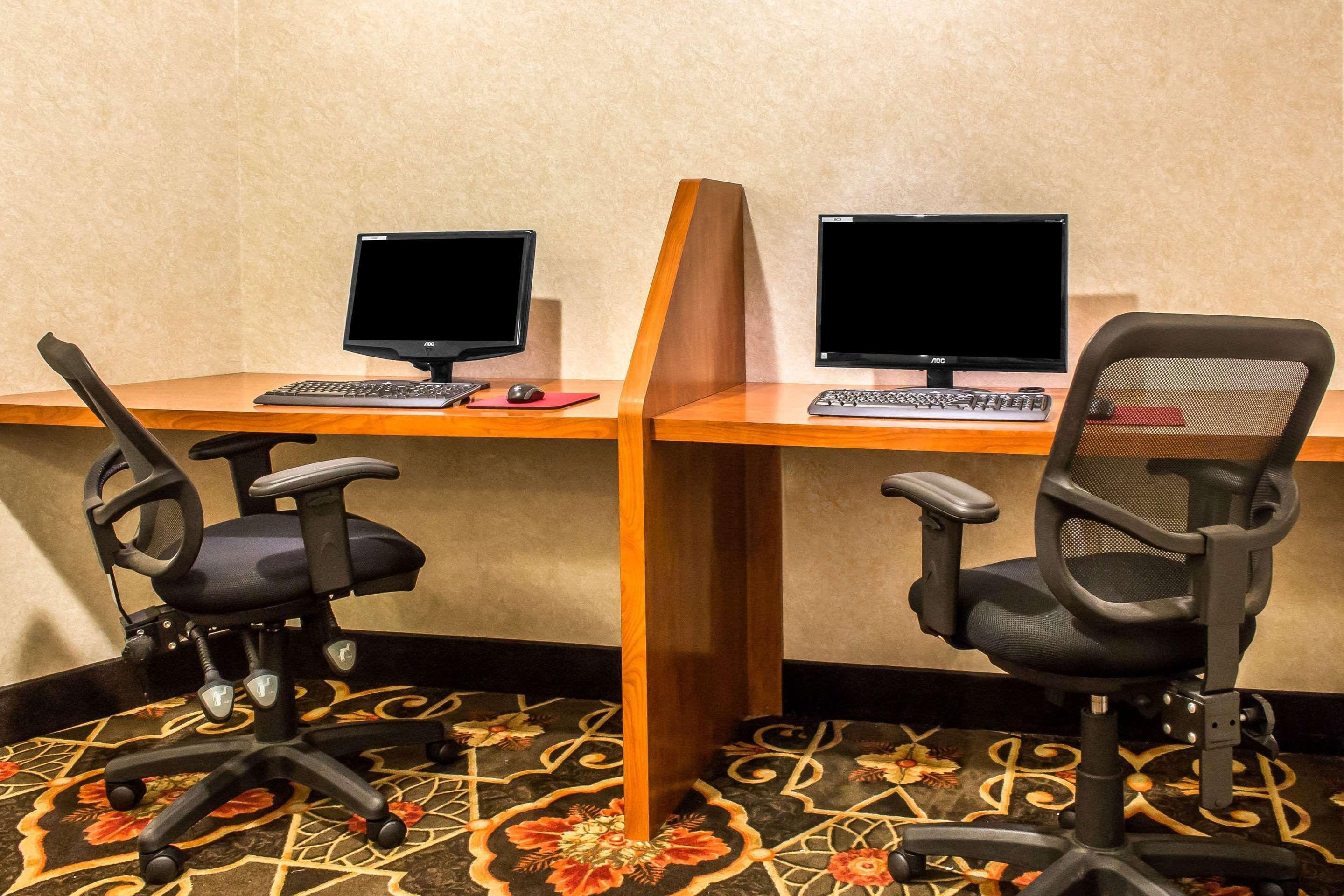 Clarion Hotel Philadelphia International Airport Эссингтон Экстерьер фото