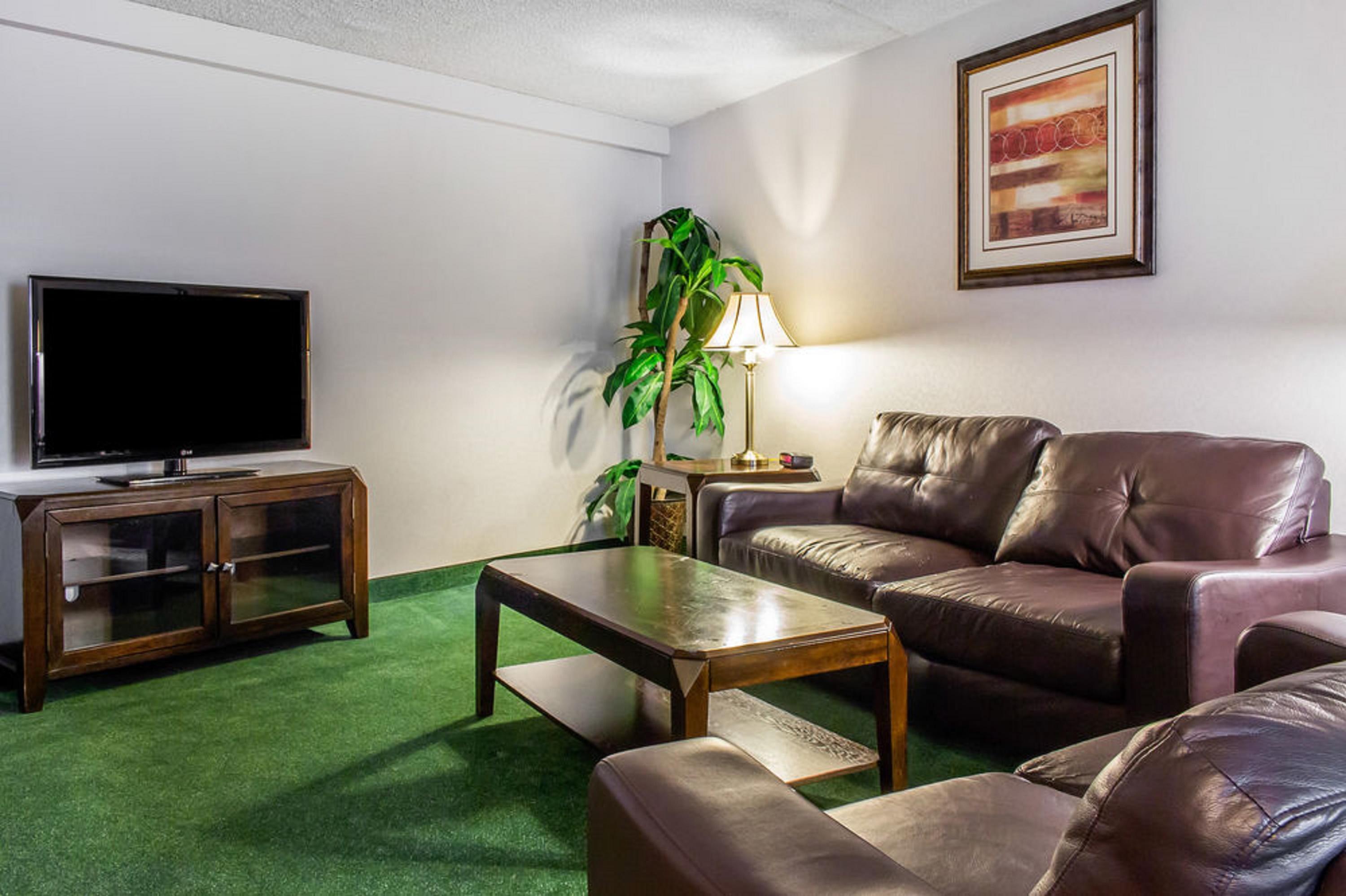 Clarion Hotel Philadelphia International Airport Эссингтон Экстерьер фото