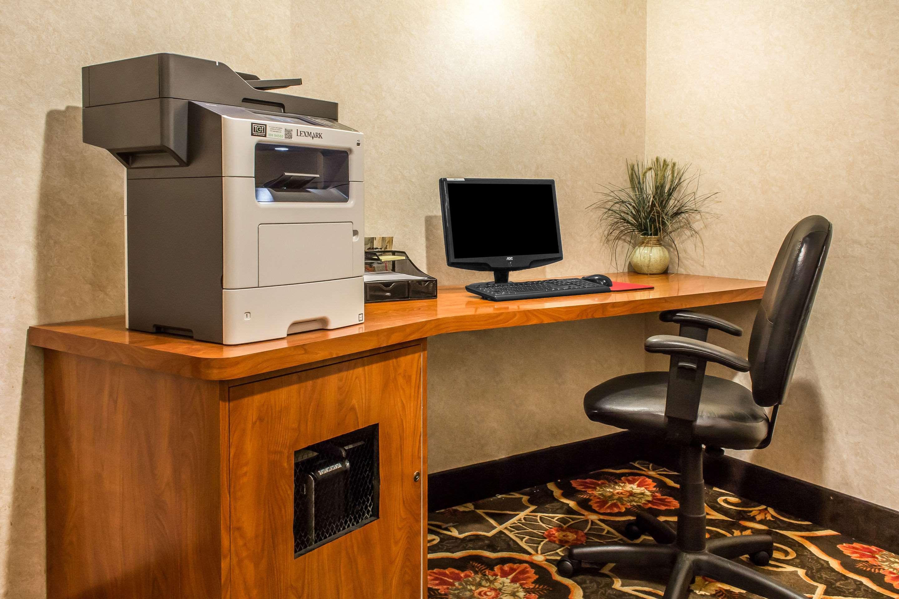Clarion Hotel Philadelphia International Airport Эссингтон Экстерьер фото