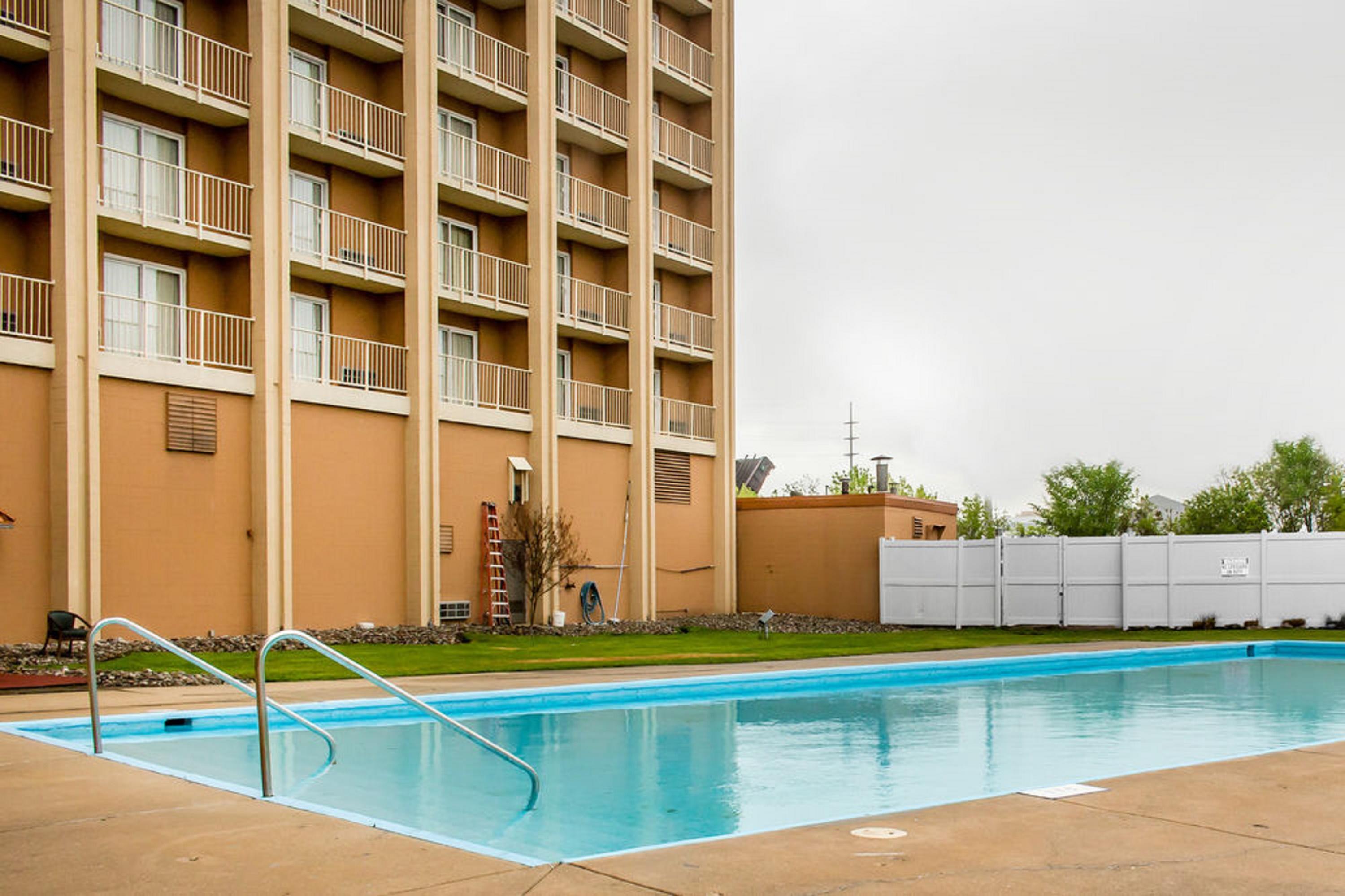 Clarion Hotel Philadelphia International Airport Эссингтон Экстерьер фото